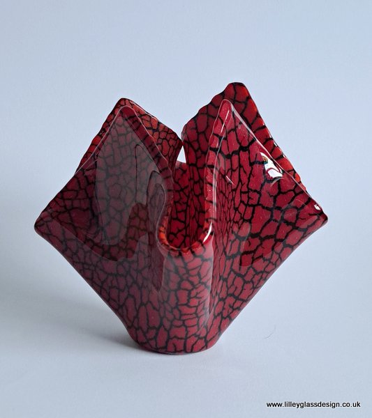Red and Black Crackle Folded Flower Vase - Image 2